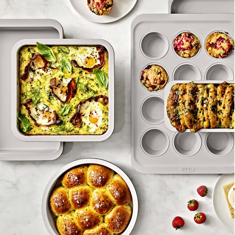 OXO Pro Metal Square Pan - 23 x 23 cm 9 Inches
